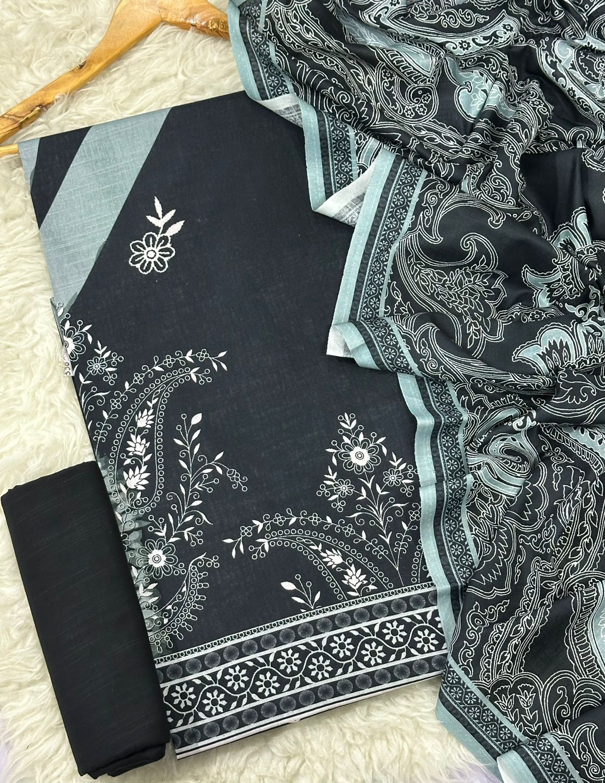 Bonanza Premium Printed Khaddar 3-Piece Suit [Unstitched]